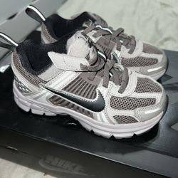 Nike Vomero Size 12.c 