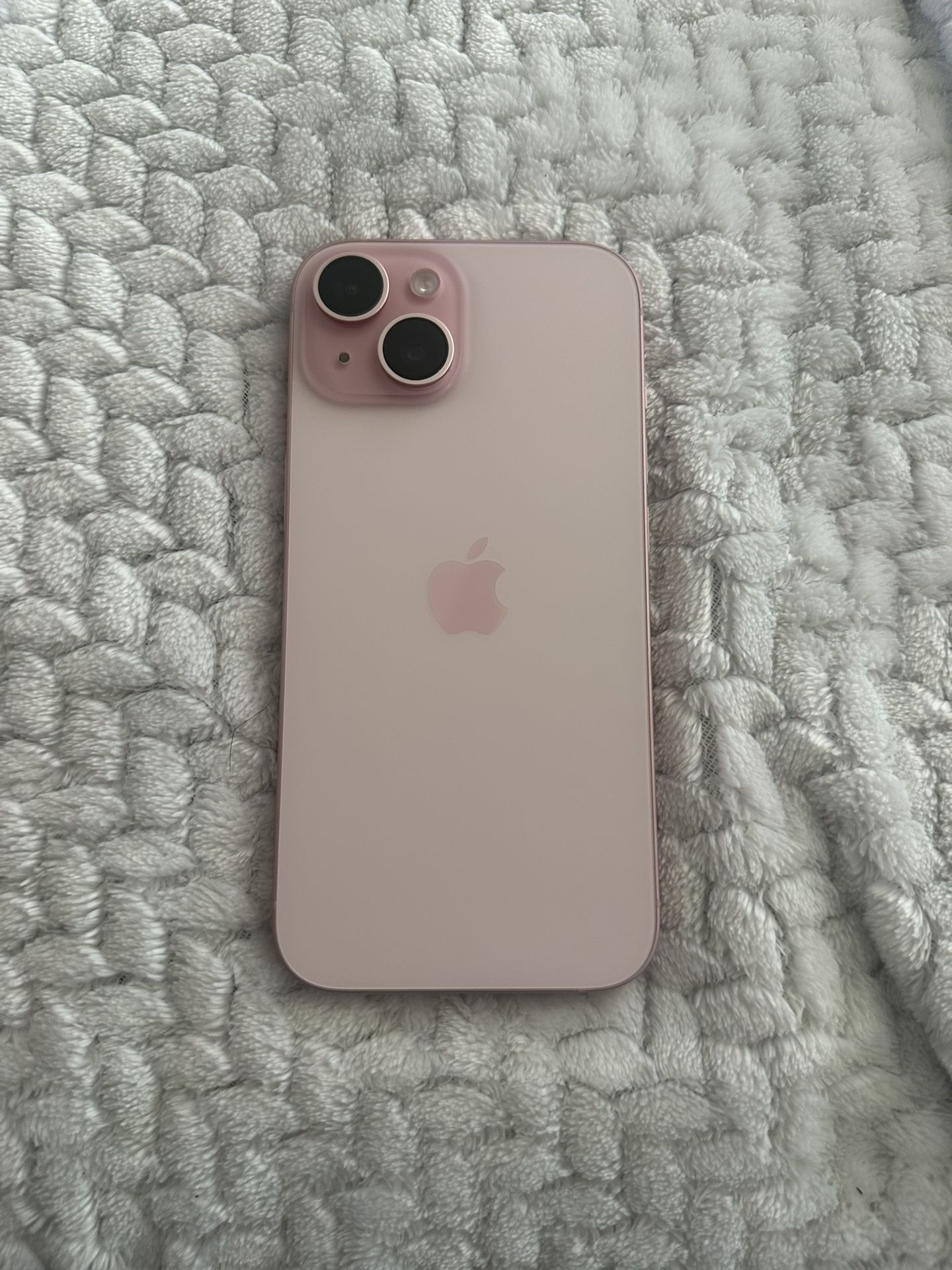 iPhone 15 Apple Pink
