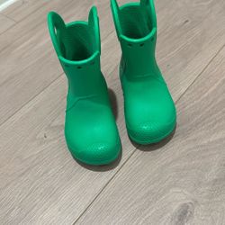 BABY CROC RAIN BOOTS SIZE 6
