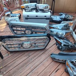 TOYOTA TACOMA HEADLIGHT RIGHT & LEFT 2016-2017-2018-2019-2021