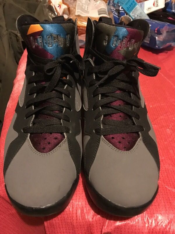 JORDAN BORDEAUX 7 9/10 CONDITION!