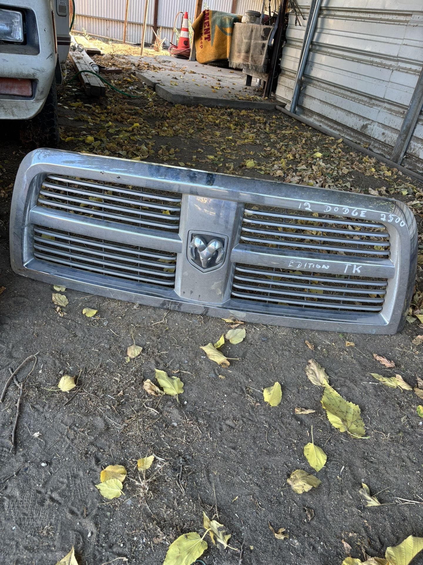Dodge Ram 2012 2500 Front Chrome Grill