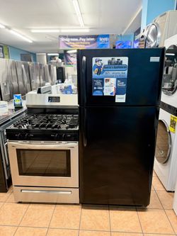 Frigidaire Refrigerator and Stove Combo 