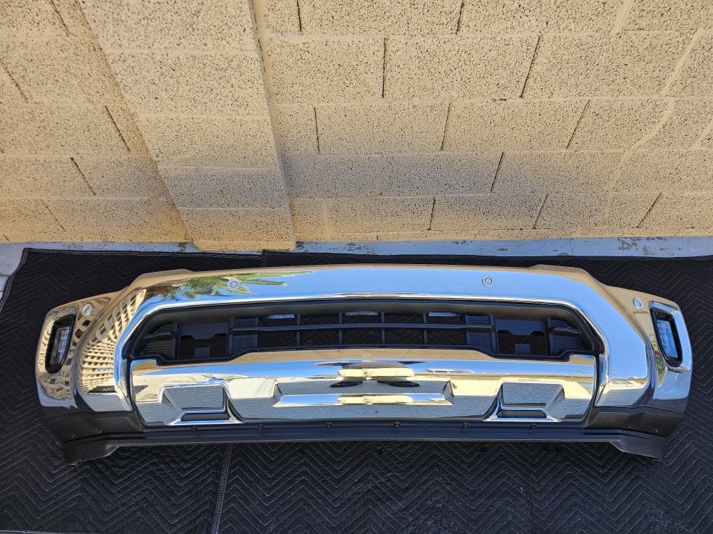 Chevrolet Silverado 2500 OEM Bumper