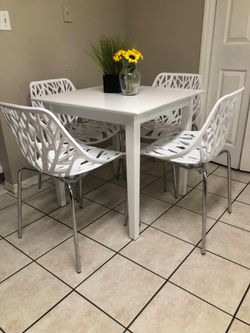 4 Chairs
