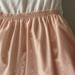 King Size Bed Skirt Light Peach 🍑 Color Barely Used Clean Ready To Go To New Home 
