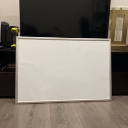 Magnetic white board