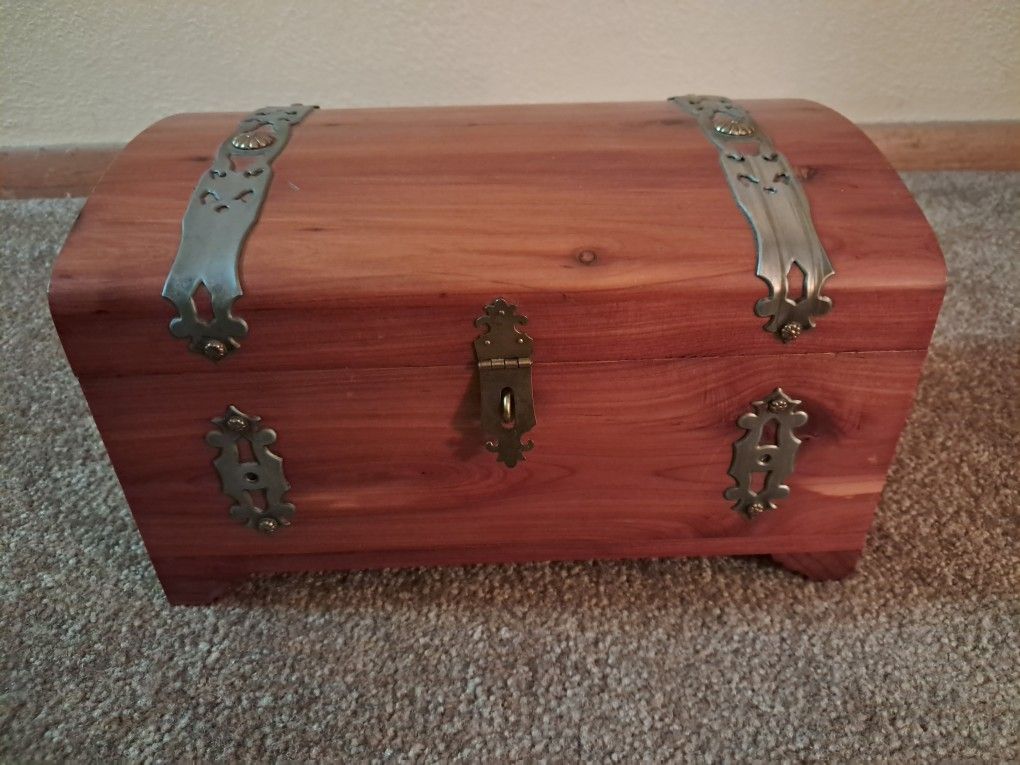 Cedar Jewelry Box 