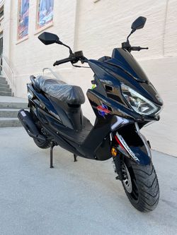Speedfight 200cc EFI Gas Scooter Moped Black
