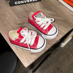 Converse red