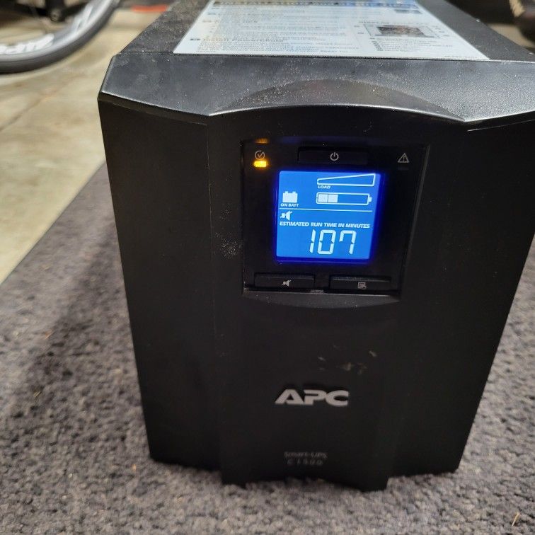 APC smart UPS C 1500