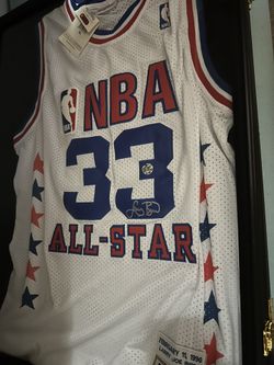 Framed Autograph Larry Bird Jersey