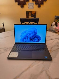 Dell Inspiron 3520 11th Gen Quad Core I5 Up To 4.2 GHZ 16 GB Ram 256 GB NVME SSD Windows 11 Home