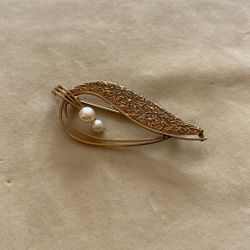Vintage Brooch With Pearls And 12k Gf