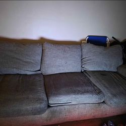 FREE Comfortable Gray Sectional Couch – Great for Family Room or Den – Must Pick Up