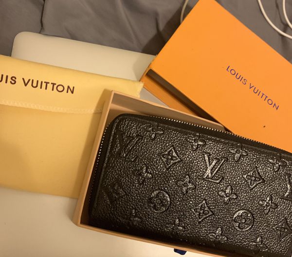 Women’s Louis Vuitton wallet for Sale in Birmingham, MI - OfferUp