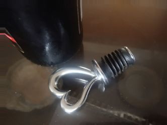 Chrome bottle stopper for wine, champagne, oil and vinegar!