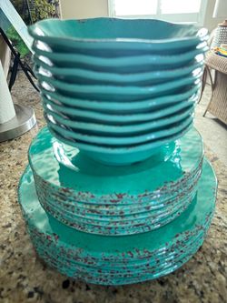 Pier 1 Dinnerware Set – 25 Pieces – Excellent Condition