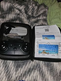 Foldable drone w camera,