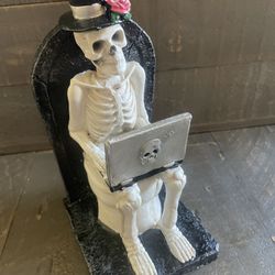 NEW - Halloween Resin Skeleton On Toilet With Computer