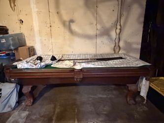 9’ Pool table