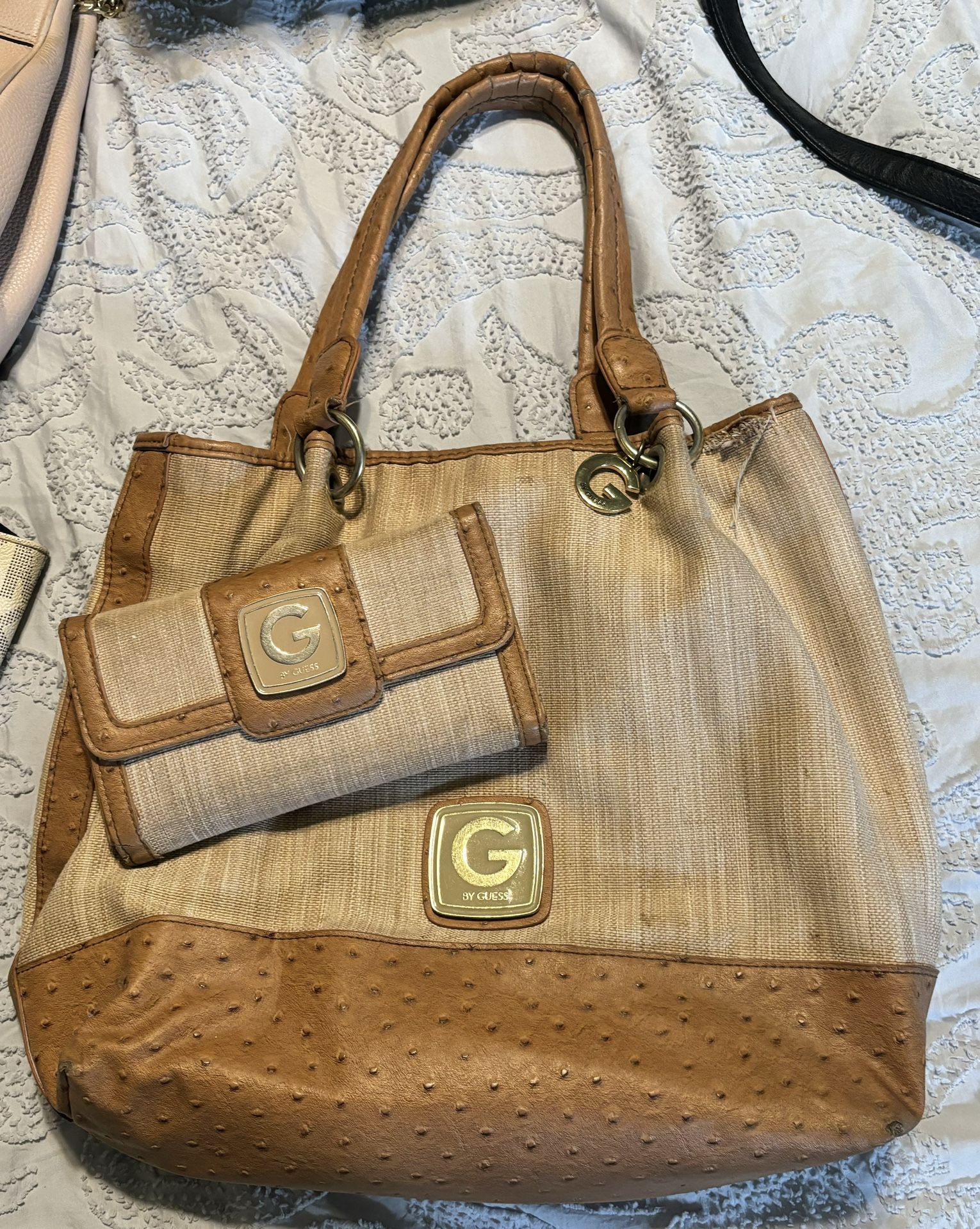 GUESS HOBO BAG