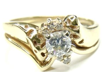 14k Yellow Gold Diamond Engagement Ring - Size 5
