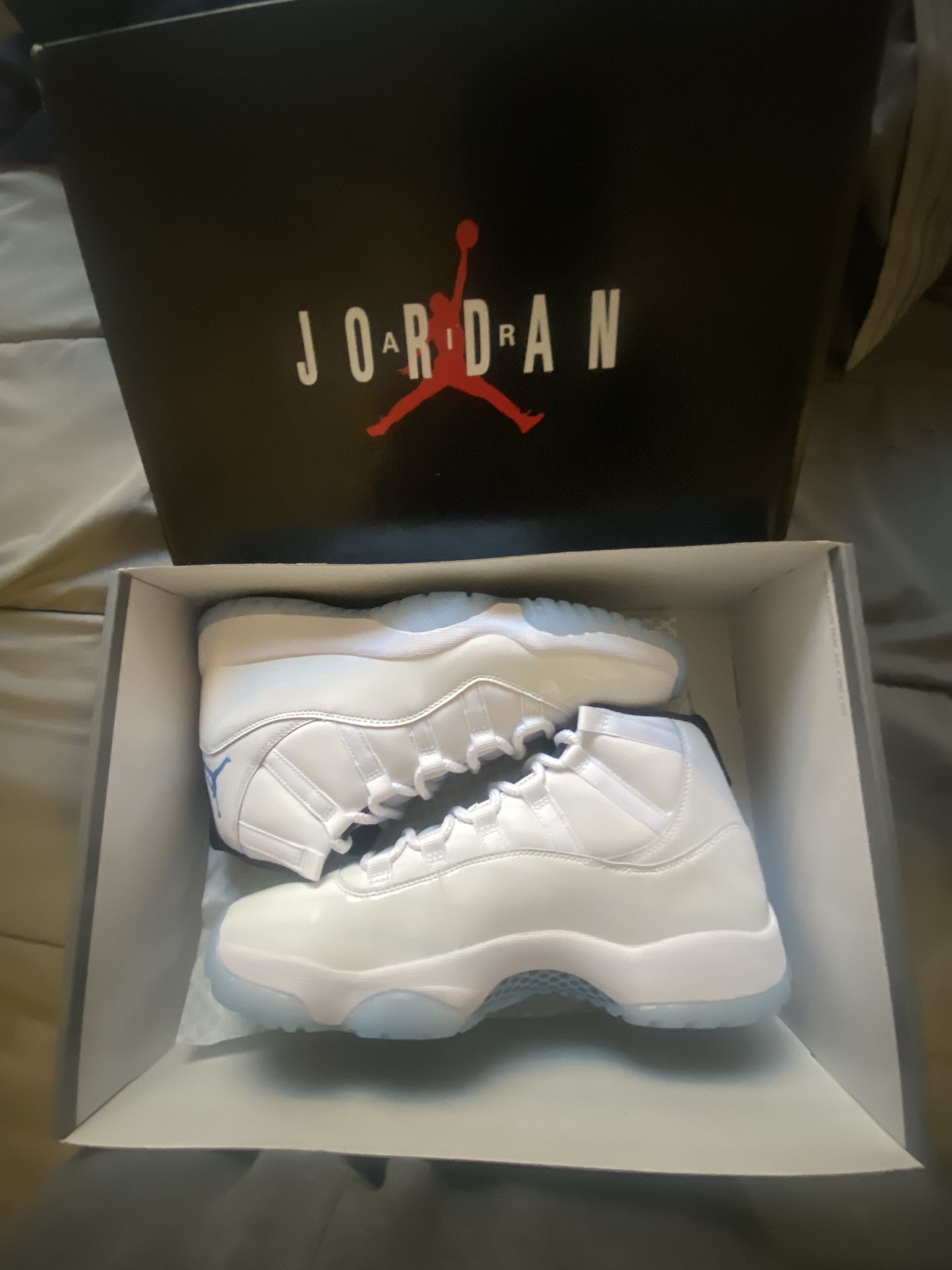 Jordan 11 Legend Blue