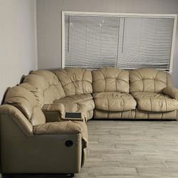 sectional 10 x 10 leather, beige color, with sleeper