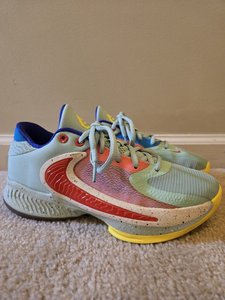 Nike Zoom Freak 4. Size 5.5Y