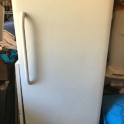 Frigidaire 13.8 Cu Ft Upright Freezer  No Delivery 