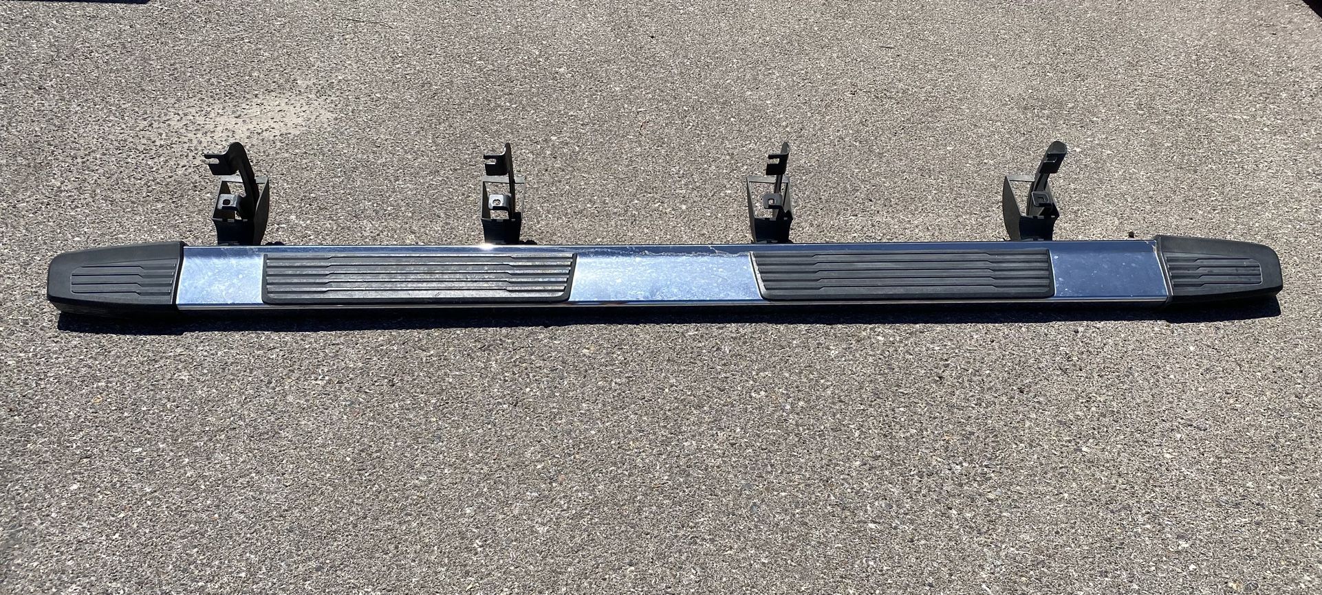 Silverado-Sierra Left Wheel To Wheel Assist Step 2019 & Up