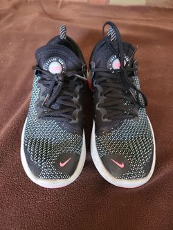 Joyride Run Nike women's size 9 cute and comfy athletic shoes