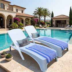 Pool launge chairs white plastic