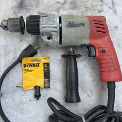  Milwaukee 3/8” Heavy Duty Hammer Drill -5392.-1–CLEAN-5A, Handle, Check Key, 9’ Cord