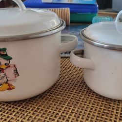 Vintage Enamel Small Cooking Pots W Lids 