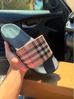 Size 11 Burberry slides