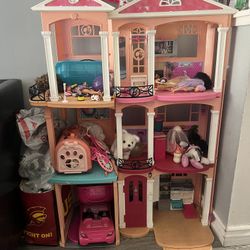 Barbie House With Car 