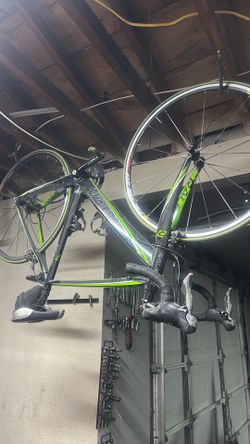 Raleigh carbon fiber bike