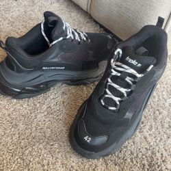 Balenciaga Black Size 42