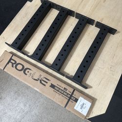 Rogue Fitness 24” Crossmembers W Pin Pipe Safeties