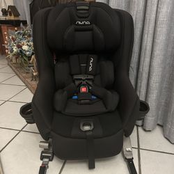2021 Nuna Rava Convertible Car Seat