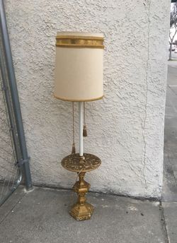 Beautiful Italian Vintage Table Lamp 1960’s Hollywood Glam Regency