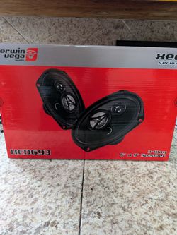 NEW Cerwin Vega 6x9s 3 way.