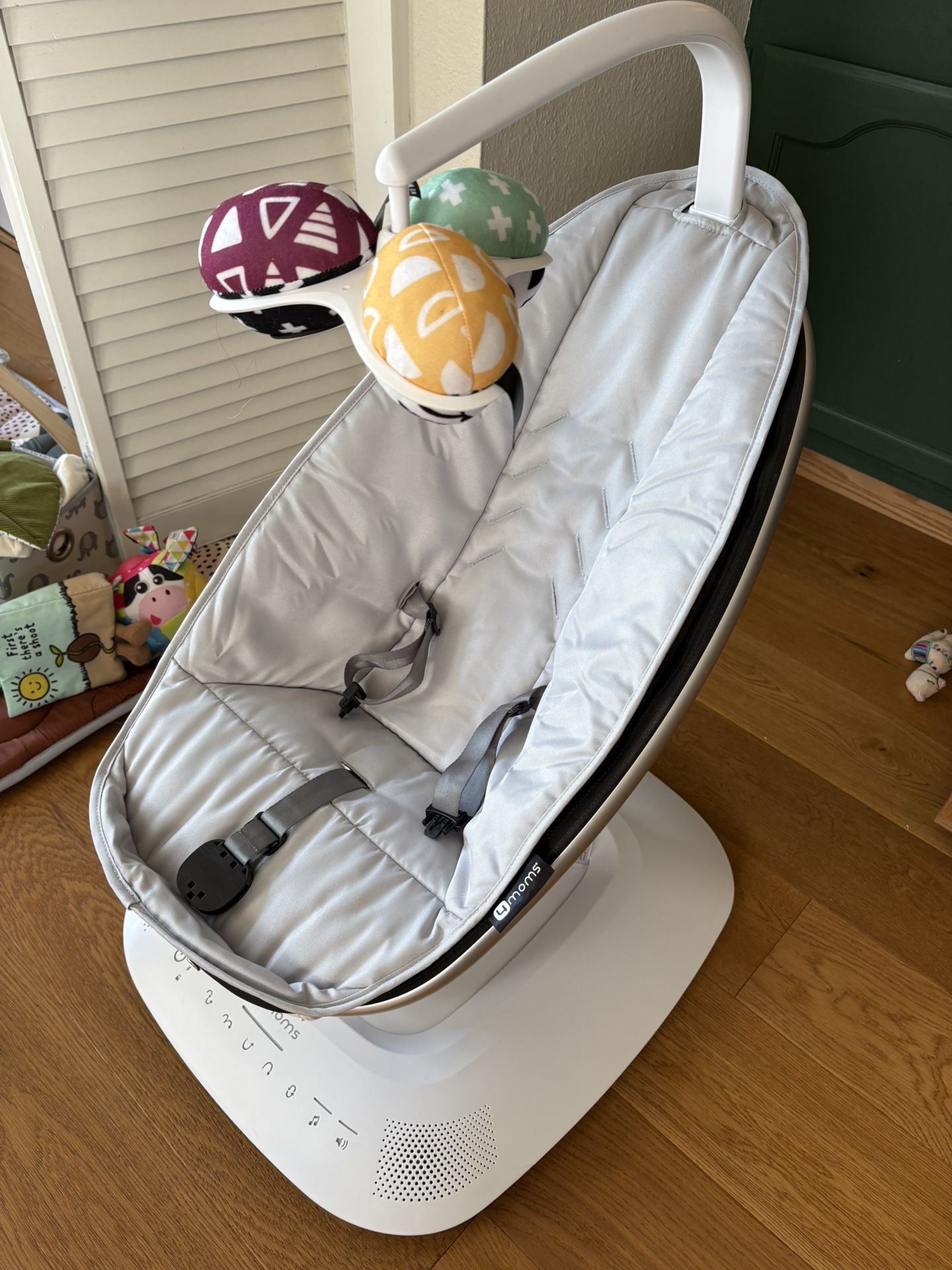 4moms MamaRoo Multi-Motion Baby Swing