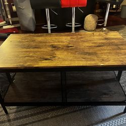 Coffee Table w Storage 