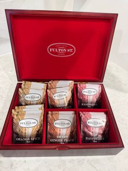 Woden Tea storage /presentation box