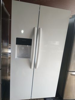 Frigidaire refrigerator side by side everything works good 💯2️⃣ months warranty 📌