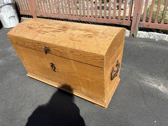 Vintage Wooden Storage Trunk Blanket Box Hinged Dome Lid Flat Iron Carrying Handles and Hinges