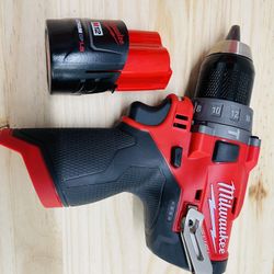 Milwaukee m12 Fuel Hammer Drill And M12 1.5ah Battery 